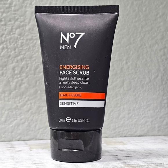 🟠4 FOR $25🟠  No7 MEN ENERGISING FACE SCRUB - Picture 1 of 4